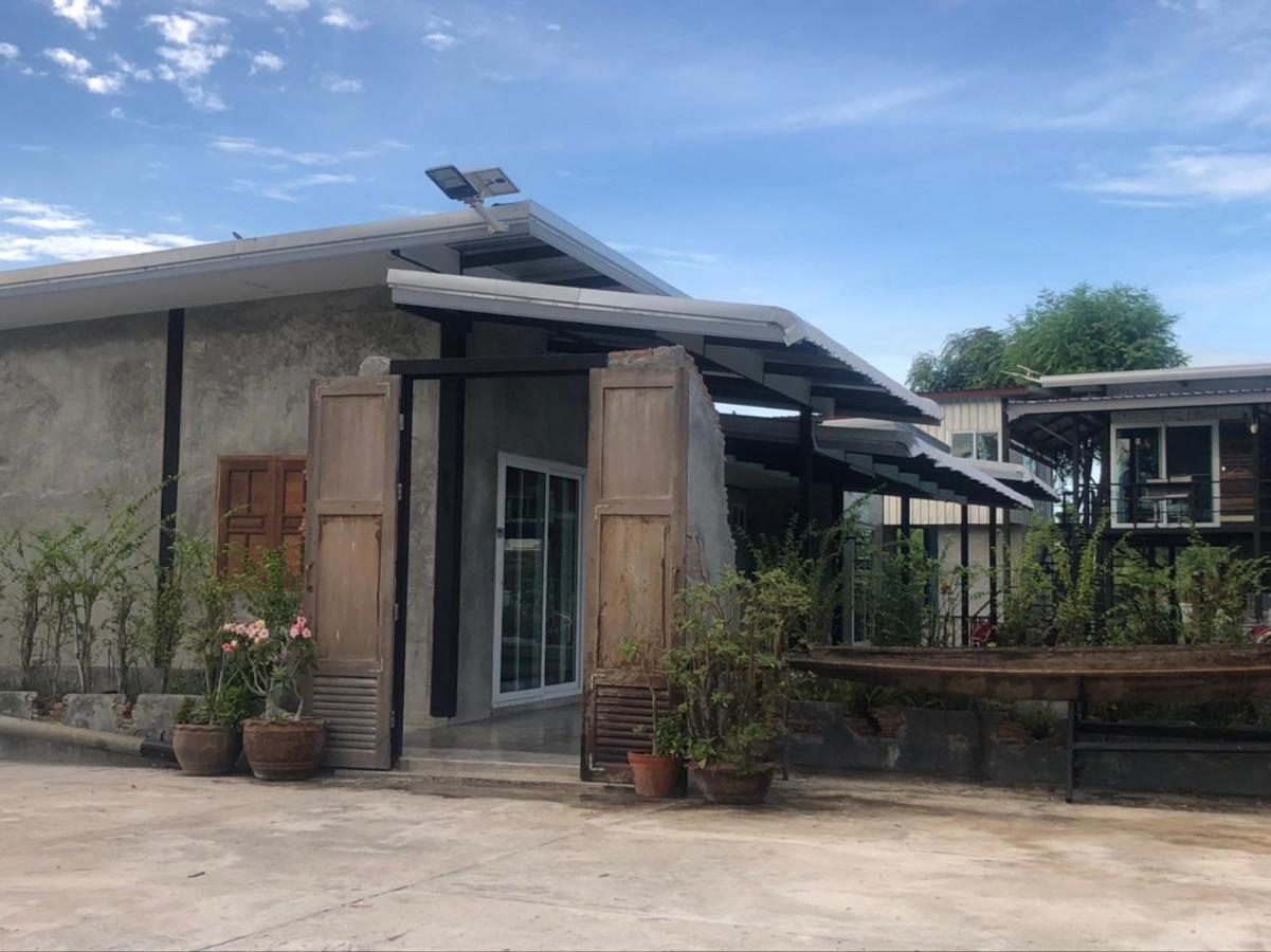 Solarcell Private Homestay - โซล่าเซลล์ไพรเวทโฮมสเตย์ Uthai Thani Exterior foto