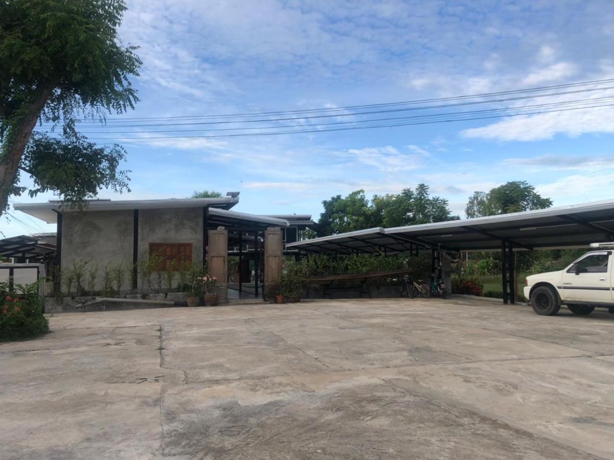 Solarcell Private Homestay - โซล่าเซลล์ไพรเวทโฮมสเตย์ Uthai Thani Exterior foto